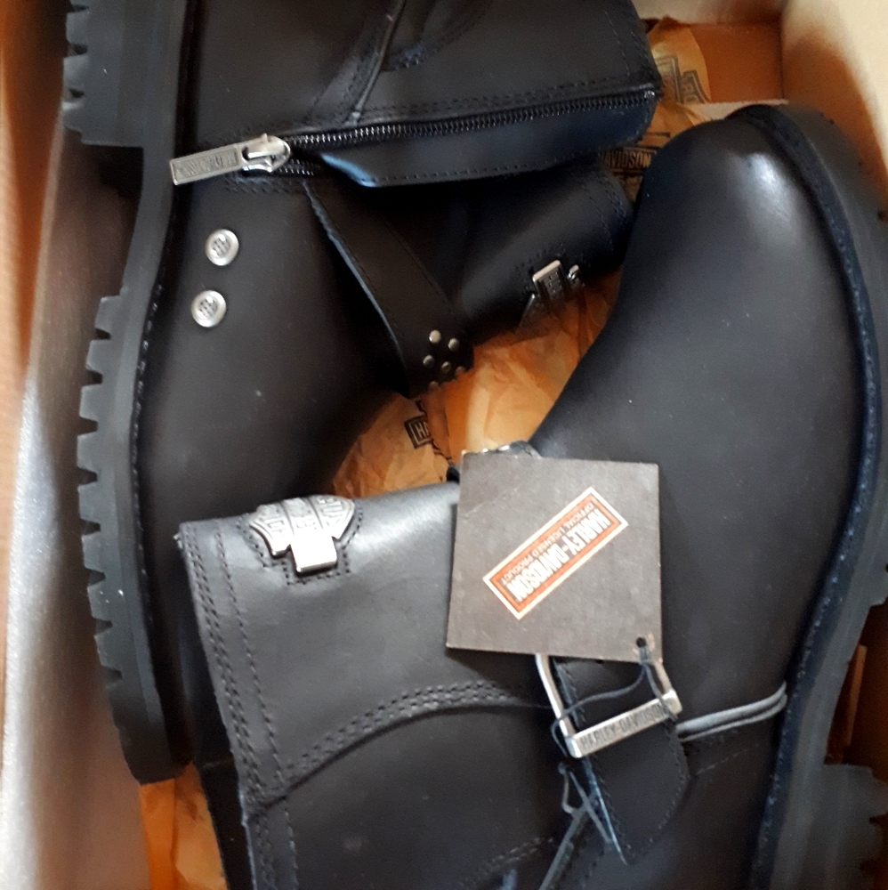 Riding boots